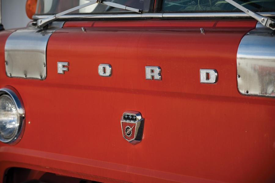  Ford C600E Race Car Transporter 1970 года  (фото 5 из 8)